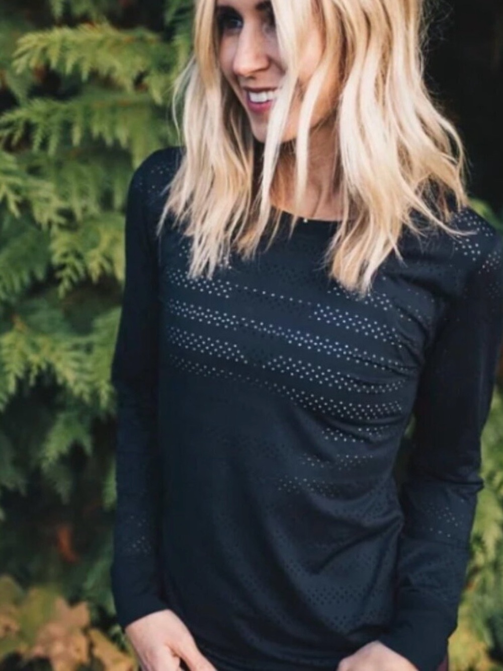 Zyia Black Long-Sleeve Perforated Crewneck Shirt, Active Chill Top, size large